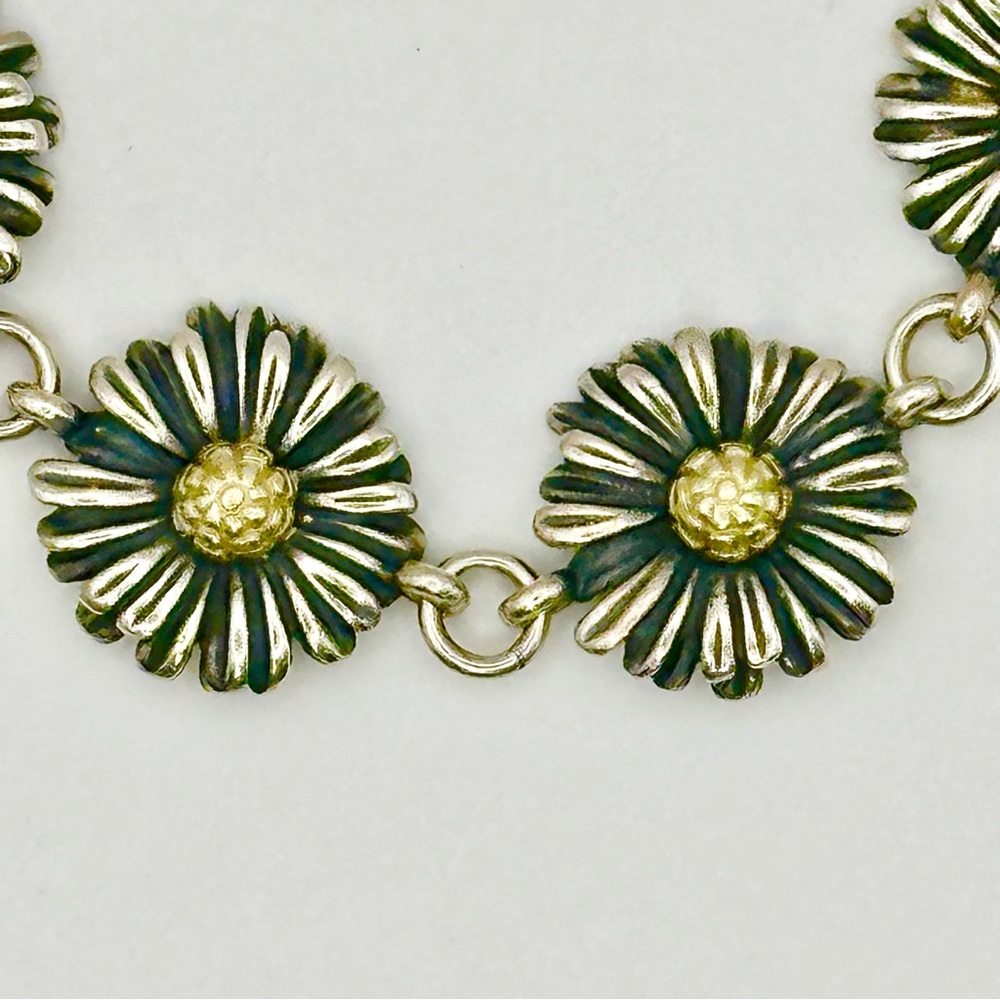 Lagos Two Tone Daisy Link Bracelet - Picture 2 of 6